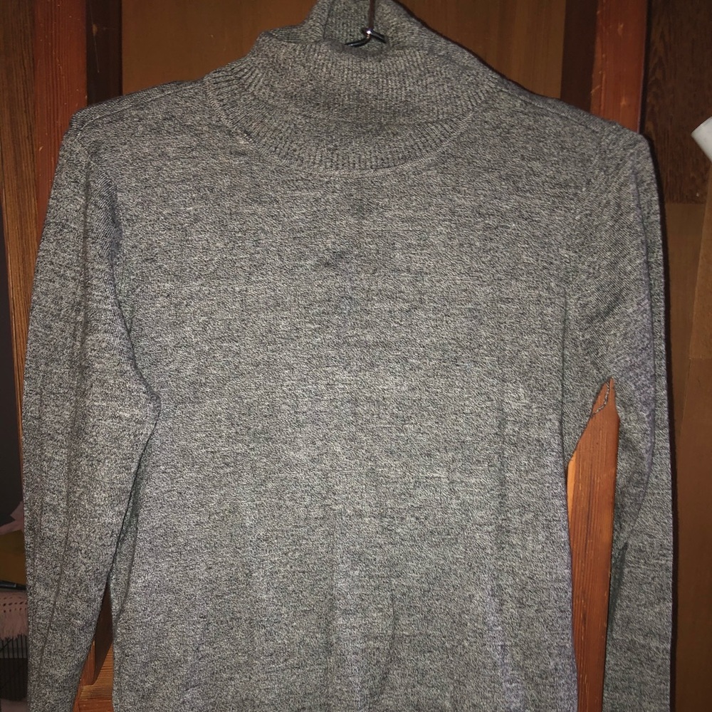 Turtle neck shirt